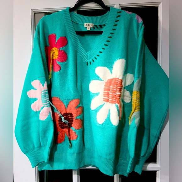 POL Sweaters - BRAND NEW POL OVERSIZED FLORAL PATTERN V-NECK SWEATER IN AQUA